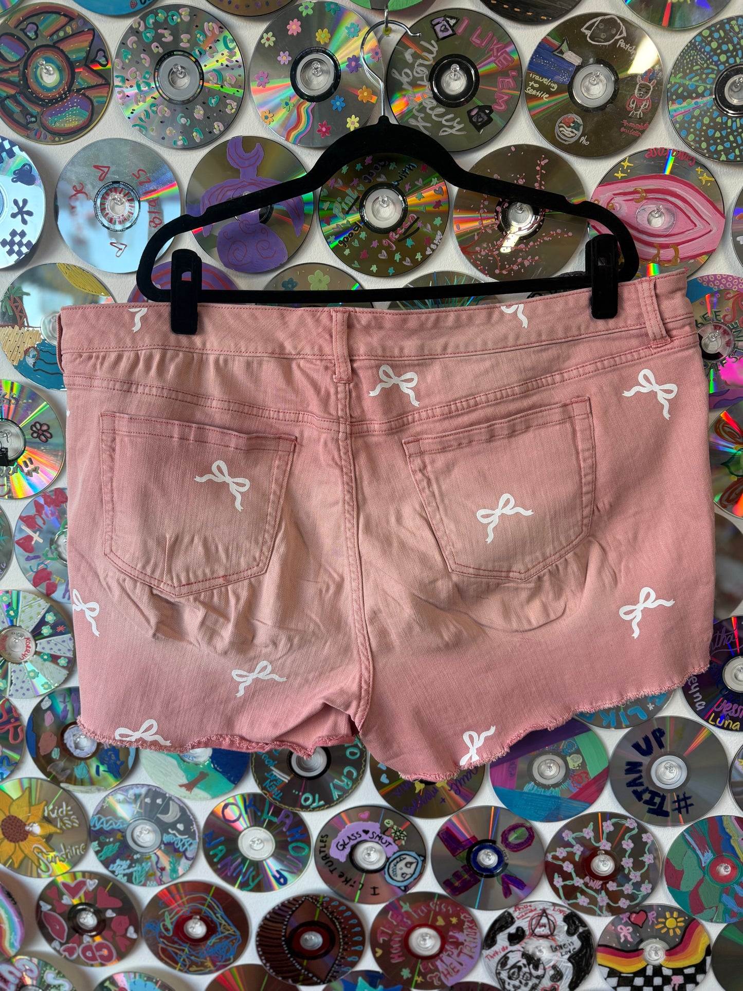 #996 - Bow-speckled Shorts - 24