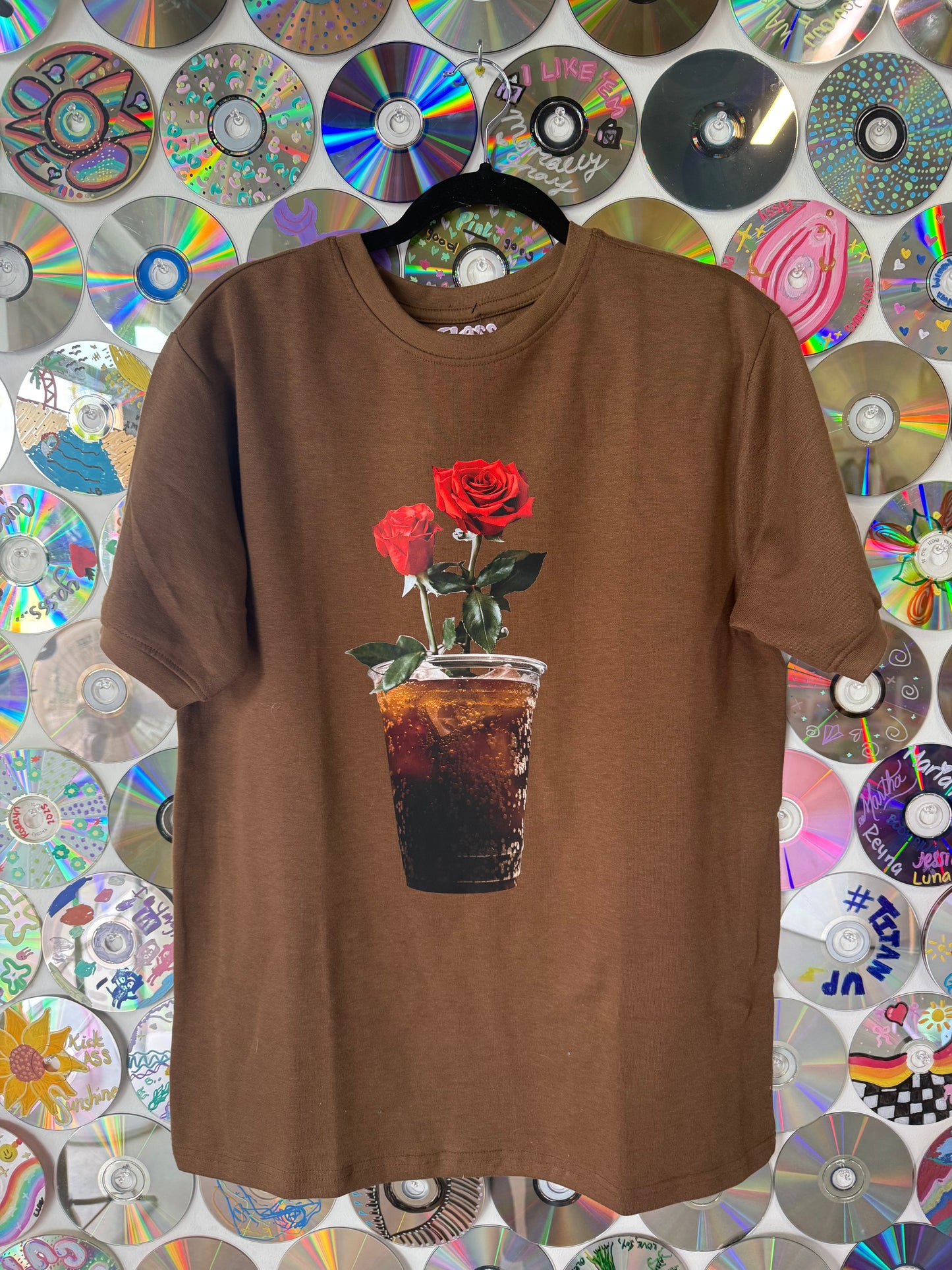 #624 - Coke and Roses T-shirt - L