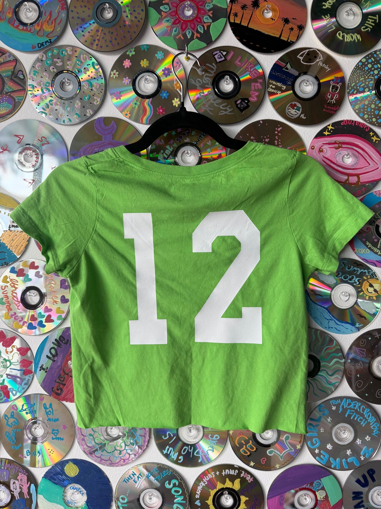 #999 - "12" Seahawks Crop V-neck T-shirt - S