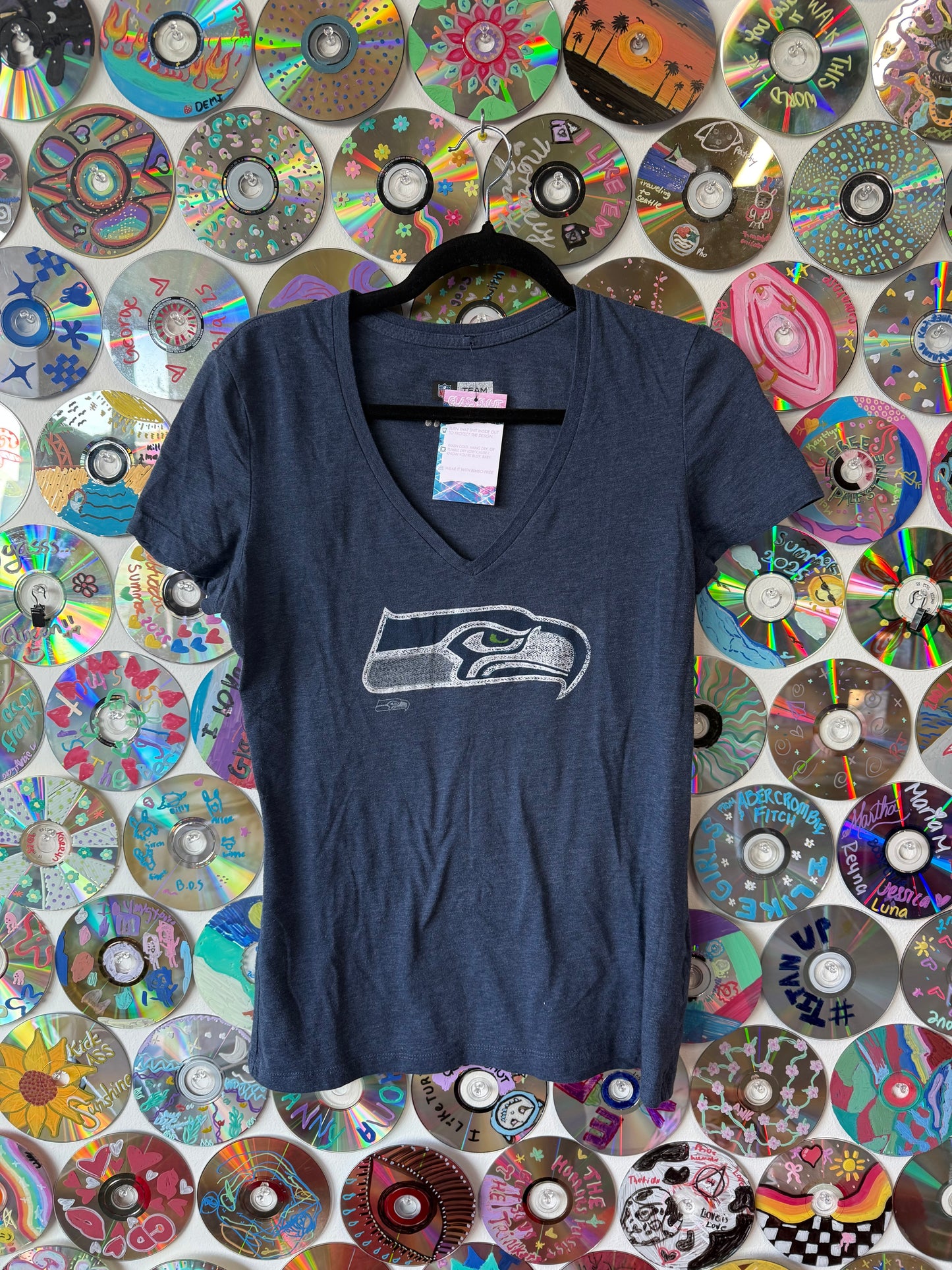 #14 - Official NFL Merch - Seahawks v-neck - S