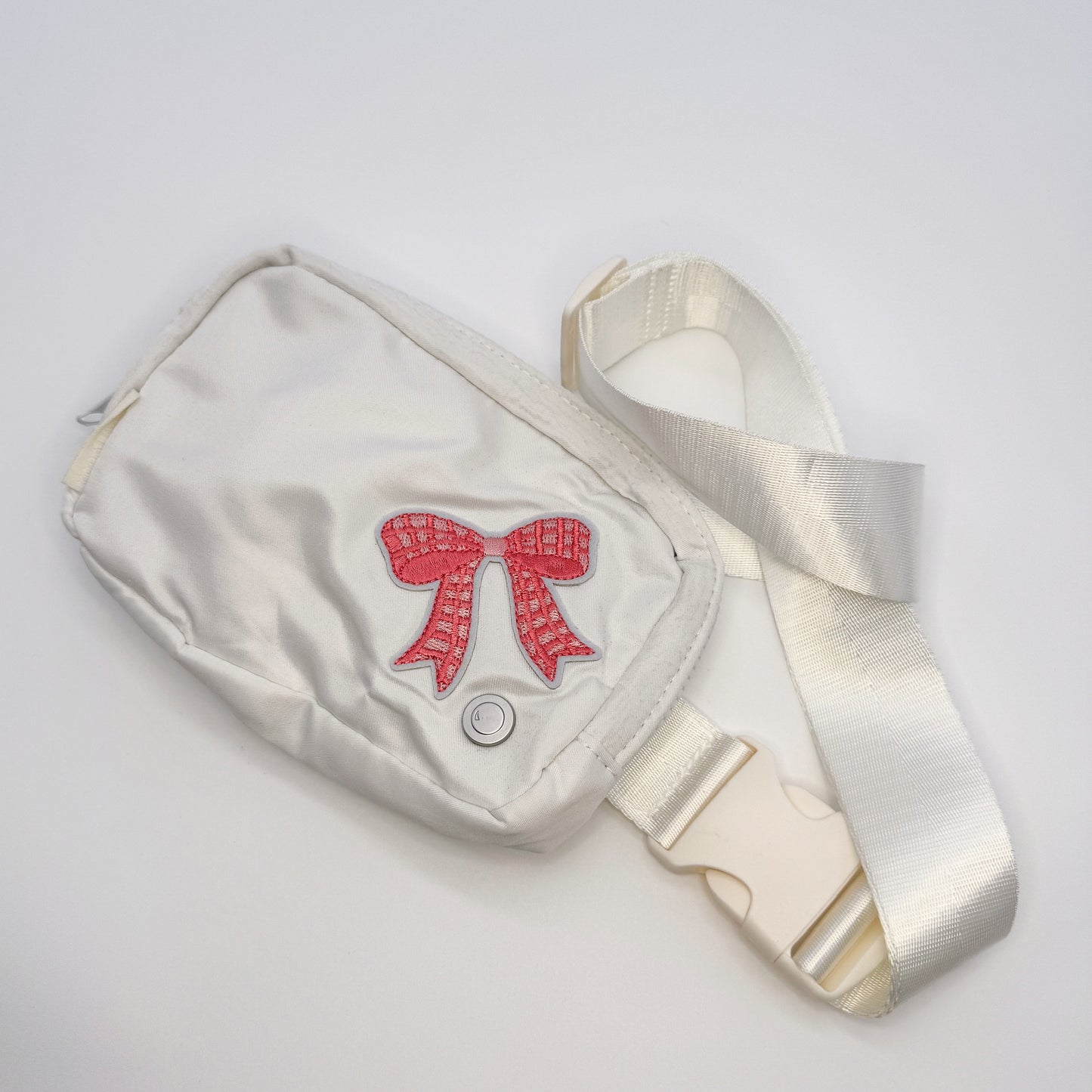 #109 - White crossbody with bow