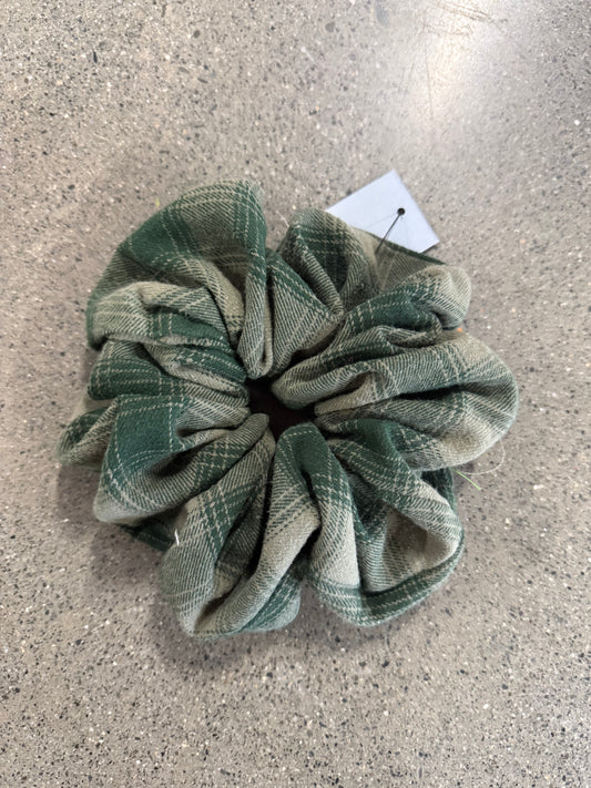 Cottage Plaid Jumbo Scrunchie