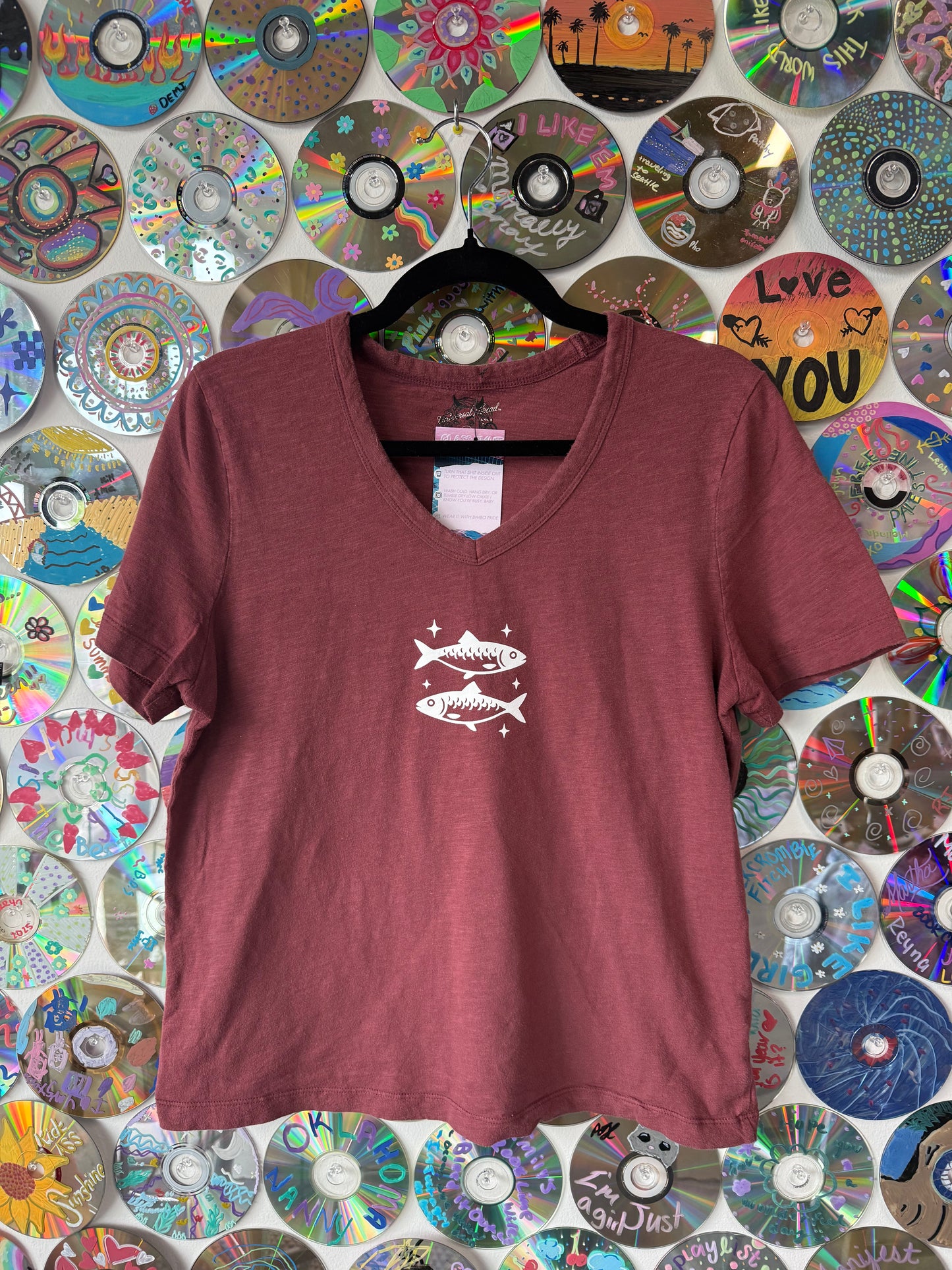 #196 -  Pisces V-neck Shirt - M