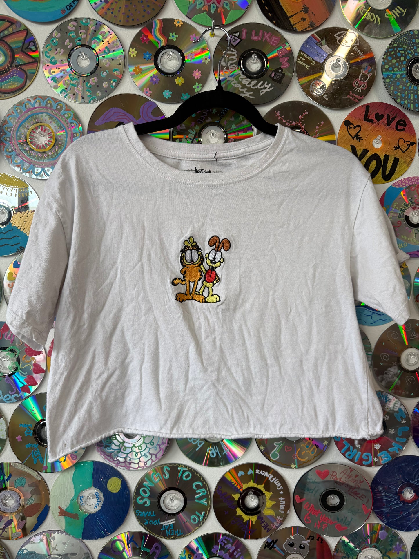 #246 - Garfield Embroidered Crop T-shirt - M