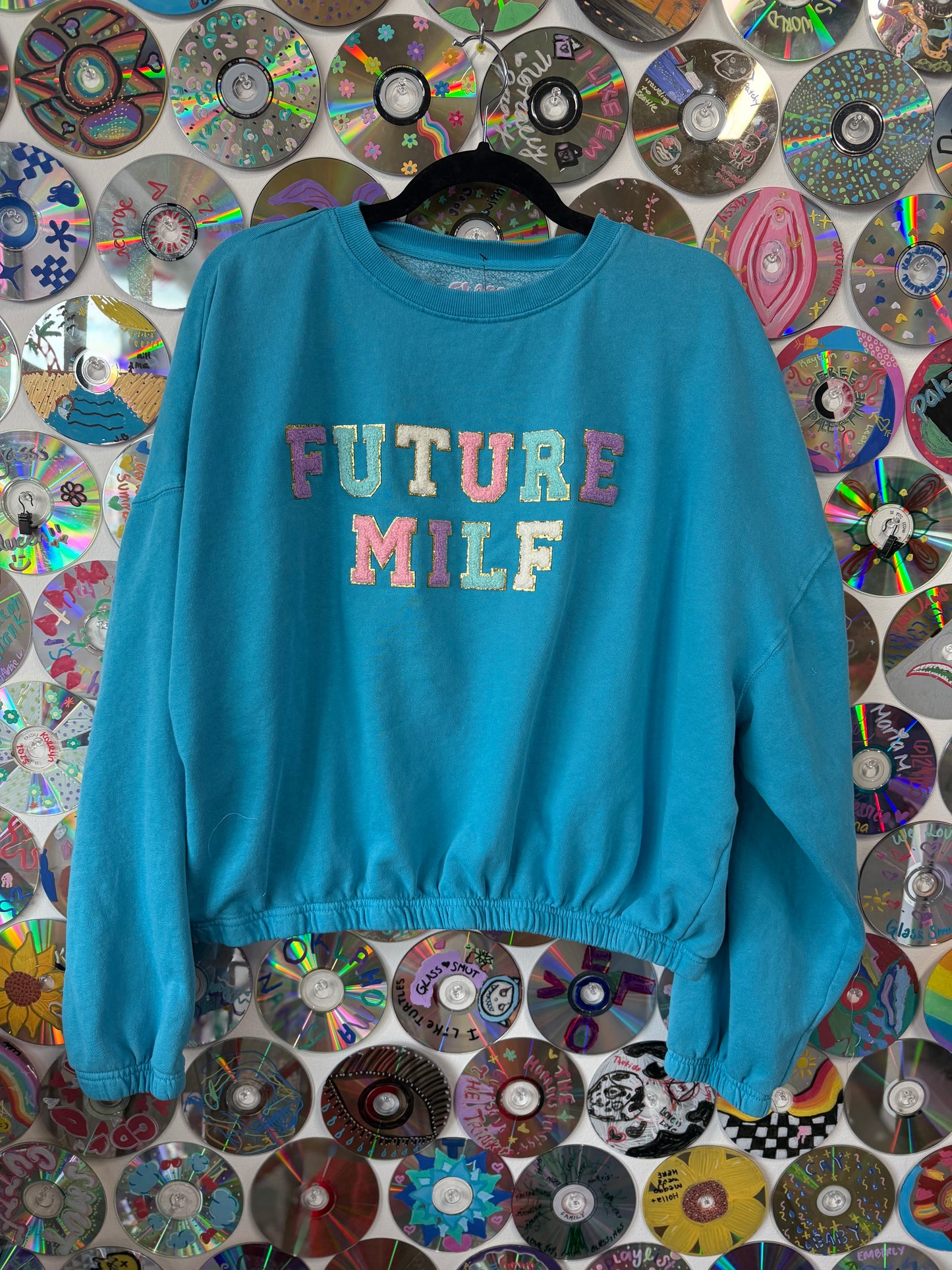 #43 - Future Milf crewneck -L