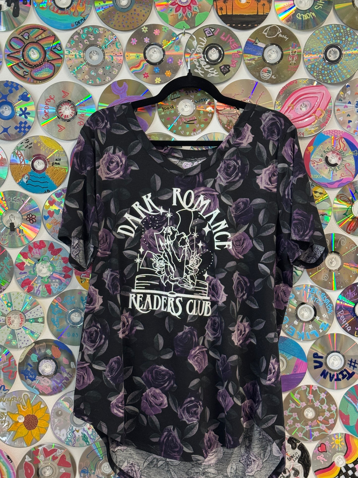 #915 - Dark Romance Reader Shirt - L